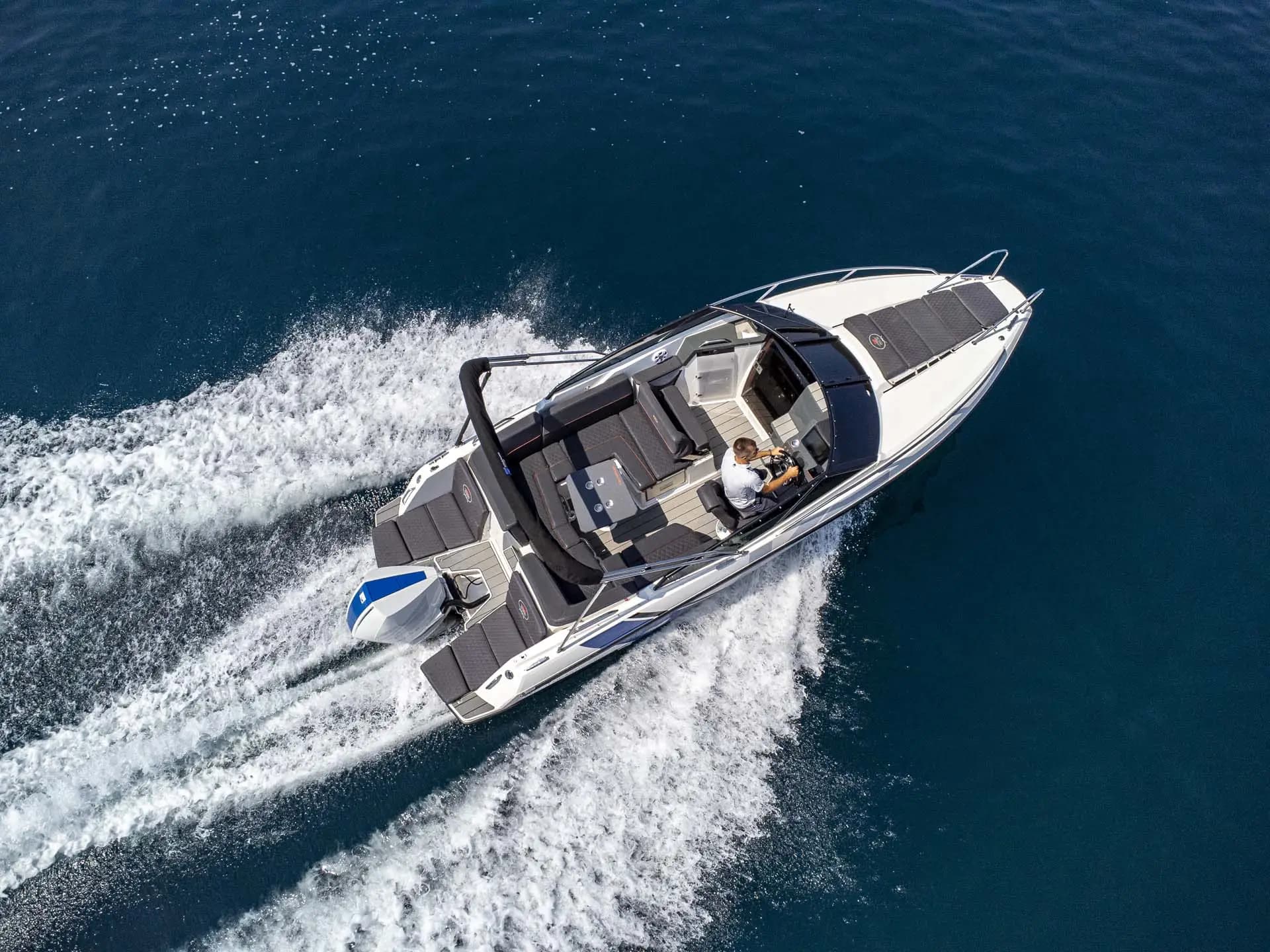 Boot Mieten: Ein luxuriöser Rückzugsort auf dem Wasser