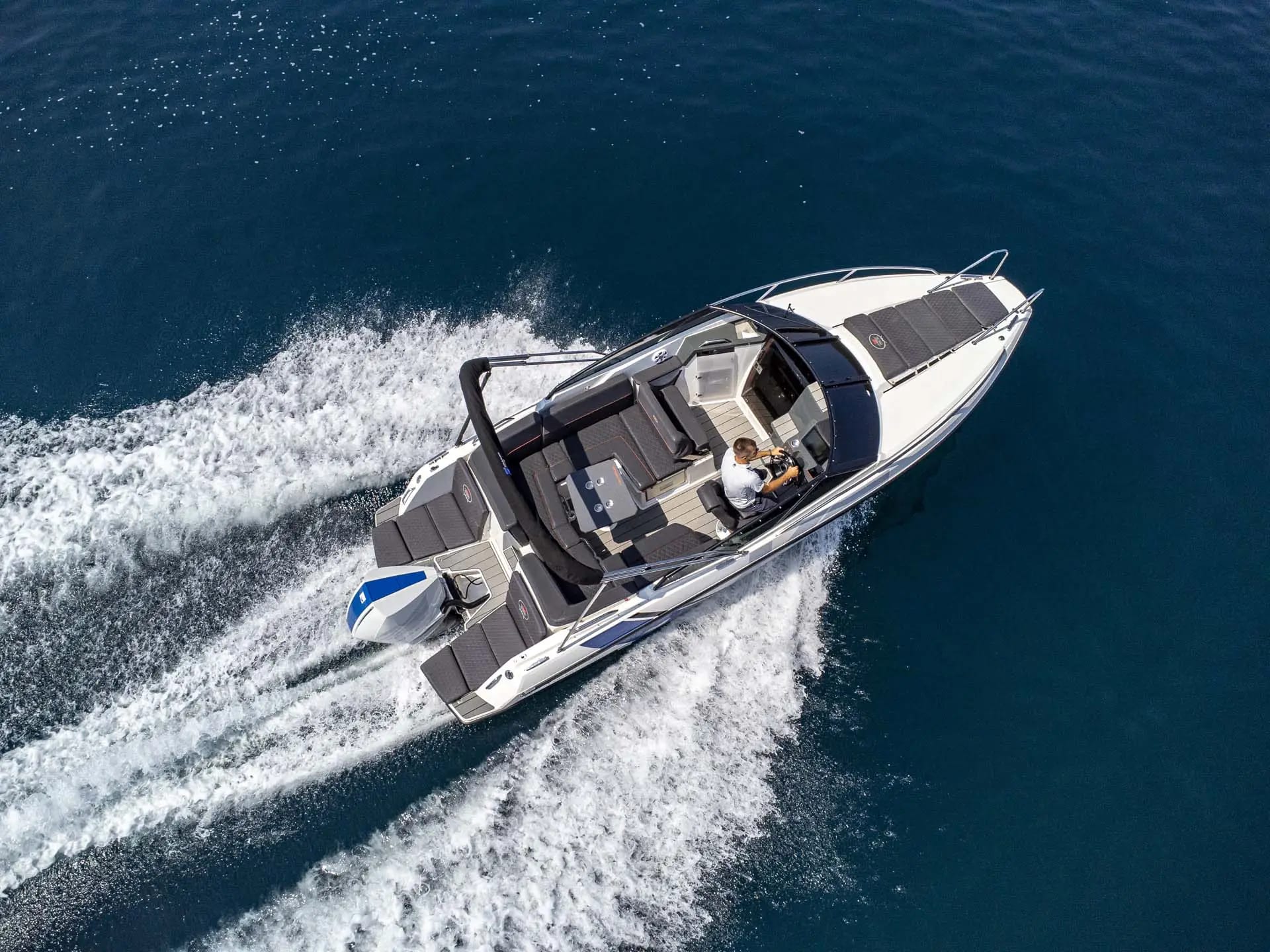 Boot Mieten: Ein luxuriöser Rückzugsort auf dem Wasser