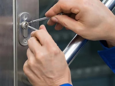 Schlüsseldienst Mannheim: Hilfe bei zugefallenen Türen