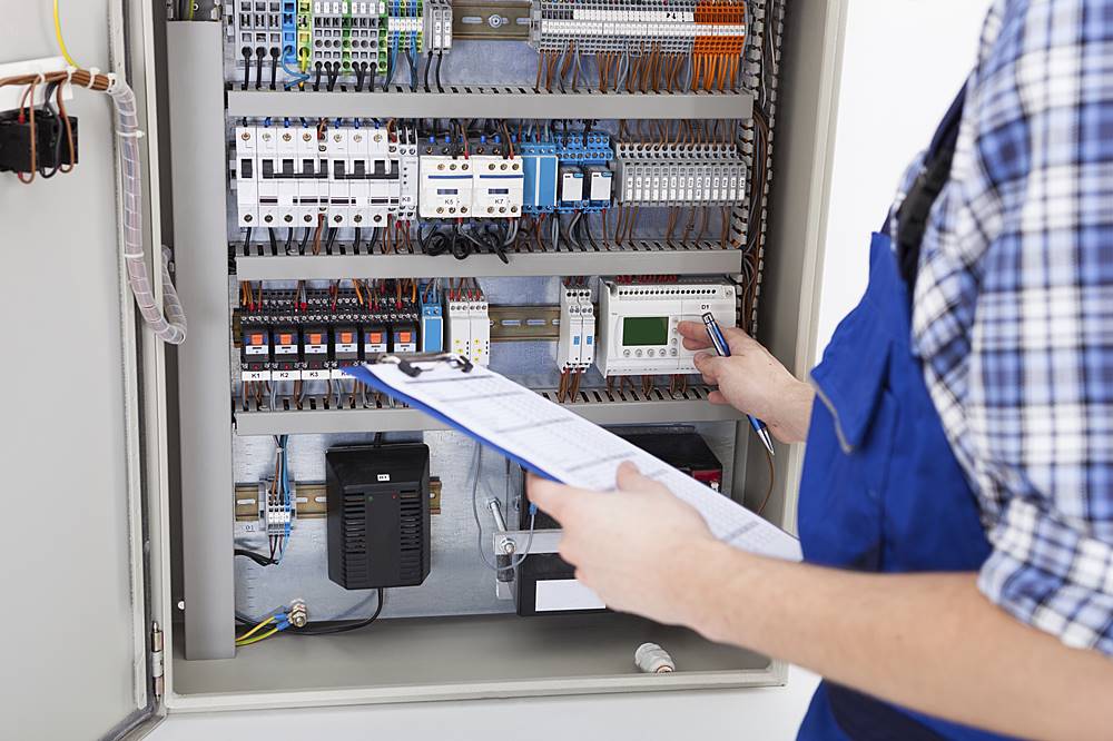 Warum die Prüfung ortsfester elektrischer Anlagen in Wohngebäuden unverzichtbar ist