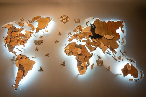 Kaufen Sie eine große Weltkarte für Ihr Büro