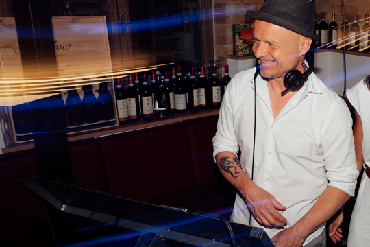 Erinnerungen schaffen: DJ Salzburg gibt Ihrer Feier den perfekten Ton