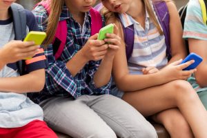 FreeLock – Die abschließbare Handytasche für Bildungseinrichtungen mit autorisierter Öffnung durch Lehrkräfte